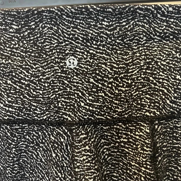 Lululemon Wunder Under Pant Hi-Rise Laser Cut
Luon Ripple Jacquard Black White 6 - Picture 6 of 7